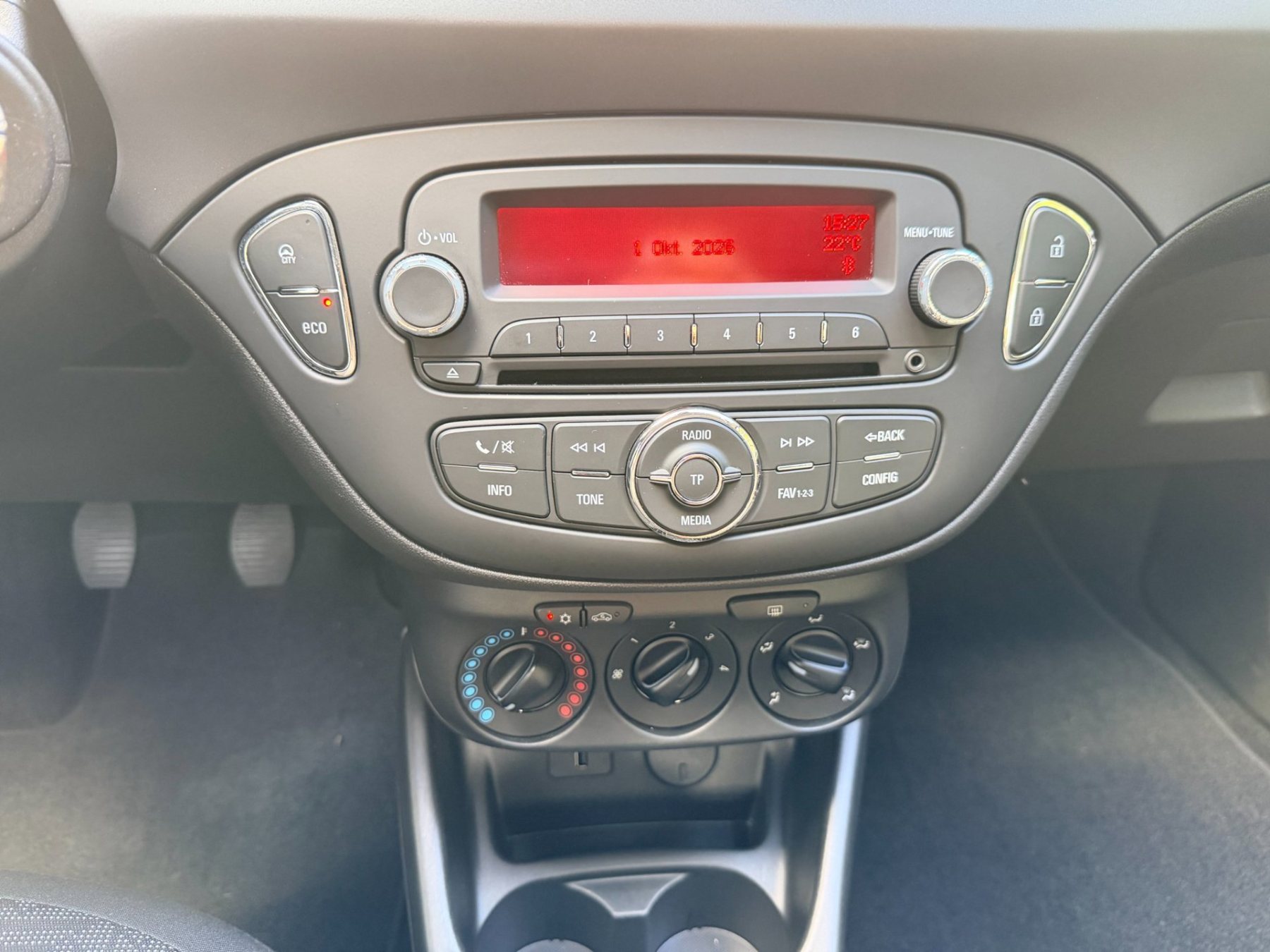 Opel Corsa 1.4 Edition foto 14