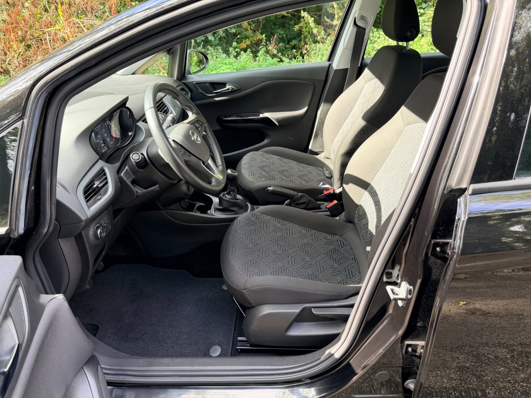 Opel Corsa 1.4 Edition foto 9